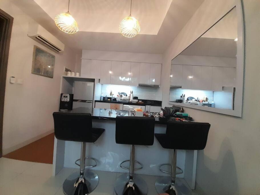 The Mansion Kemayoran, Lovely 3 Bed Apartment. *